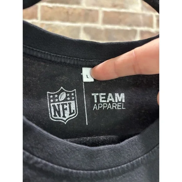 NFL Carolina Panthers Shirt, Adult Large, London Games Reference, Black Shirt - Picture 4 of 4